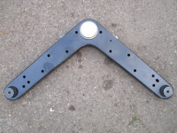 zadní horní trojúhelníkové rameno včetně čepu